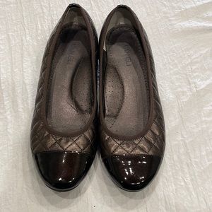 Vaneli Bronze Quilted with Black Patent Ballet Flats Size 9 W